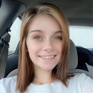 Meet your Posher, Estelle